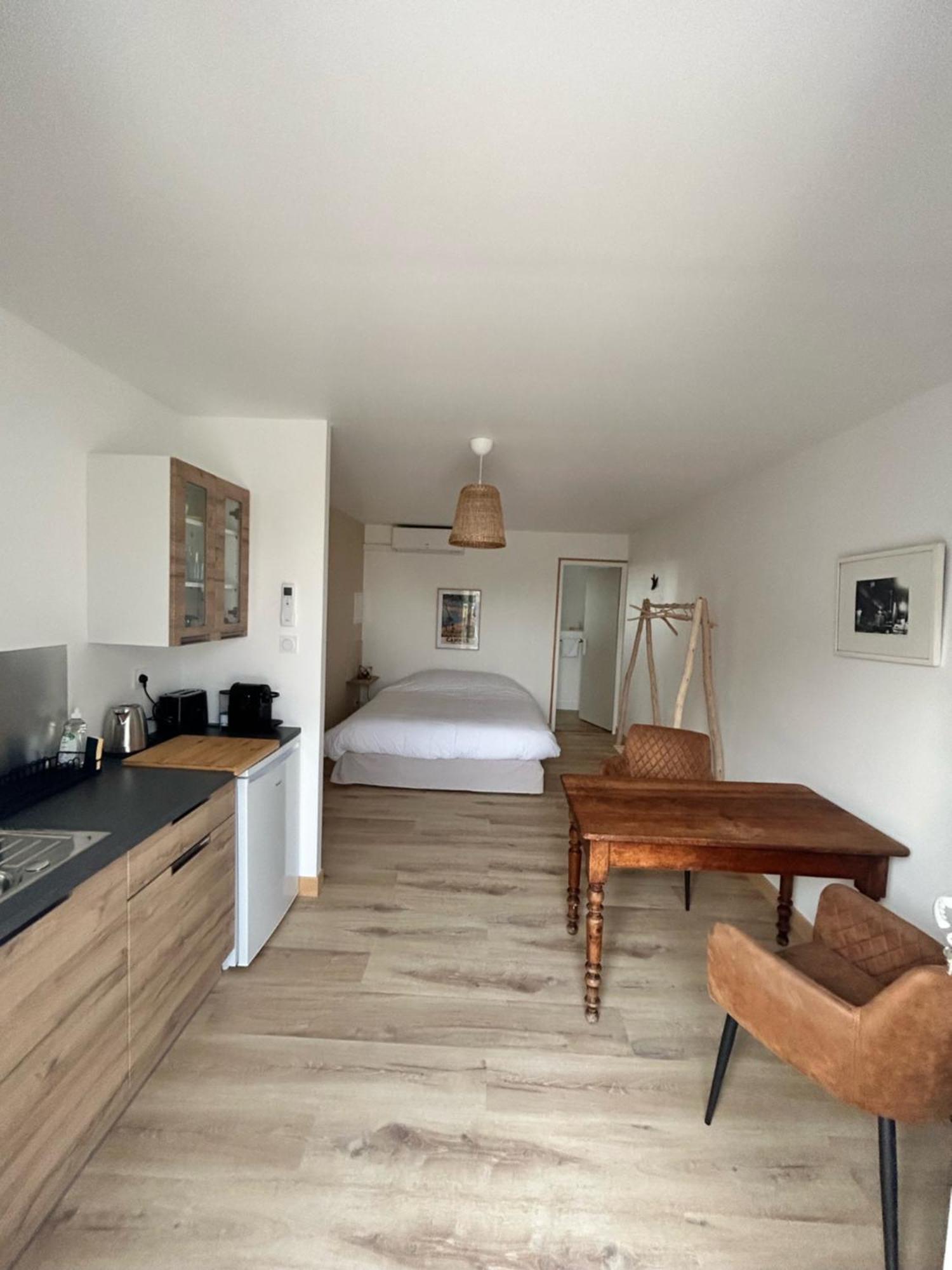 La Capucelle Bed & Breakfast Caderousse Dış mekan fotoğraf