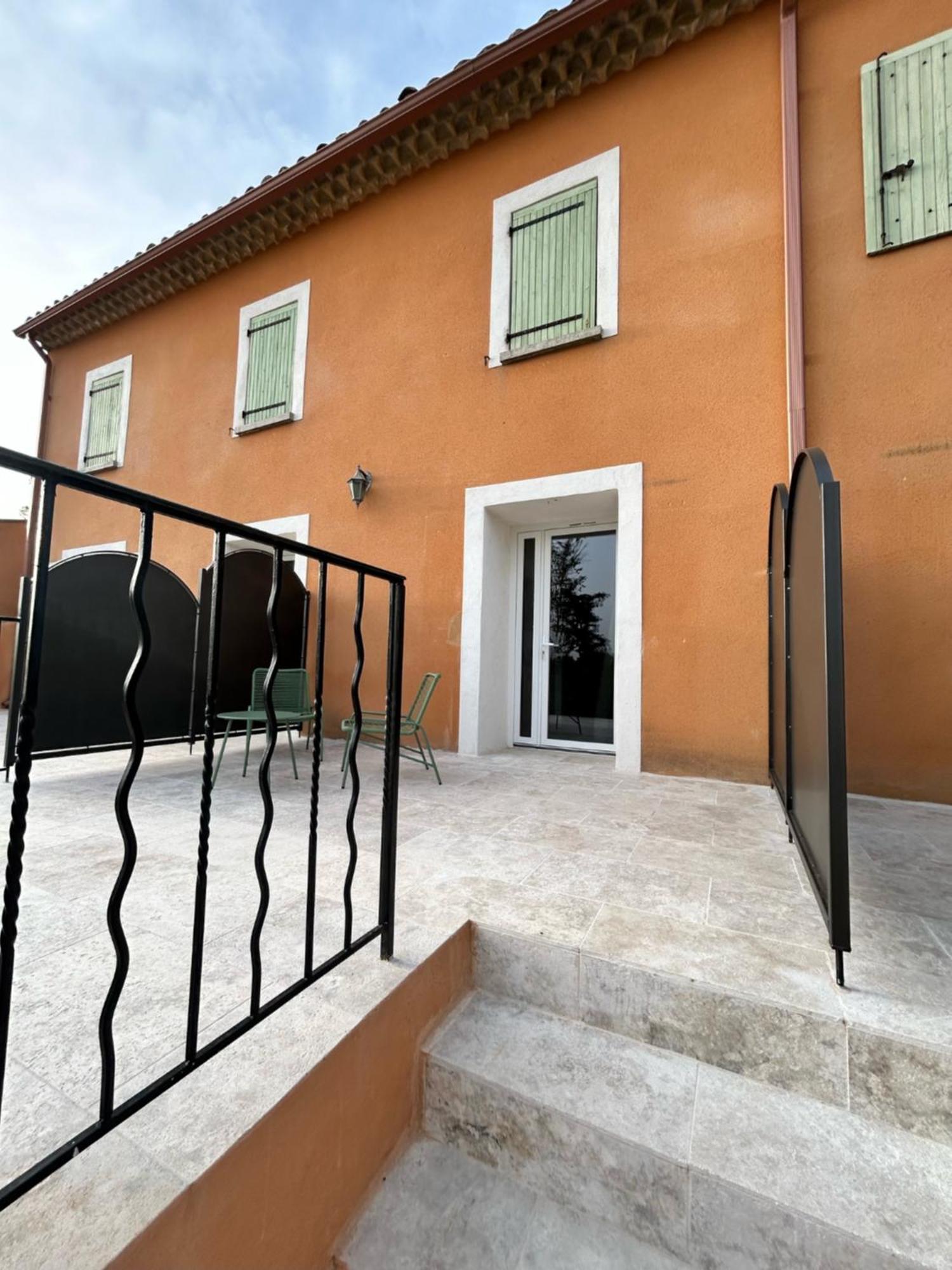 La Capucelle Bed & Breakfast Caderousse Dış mekan fotoğraf